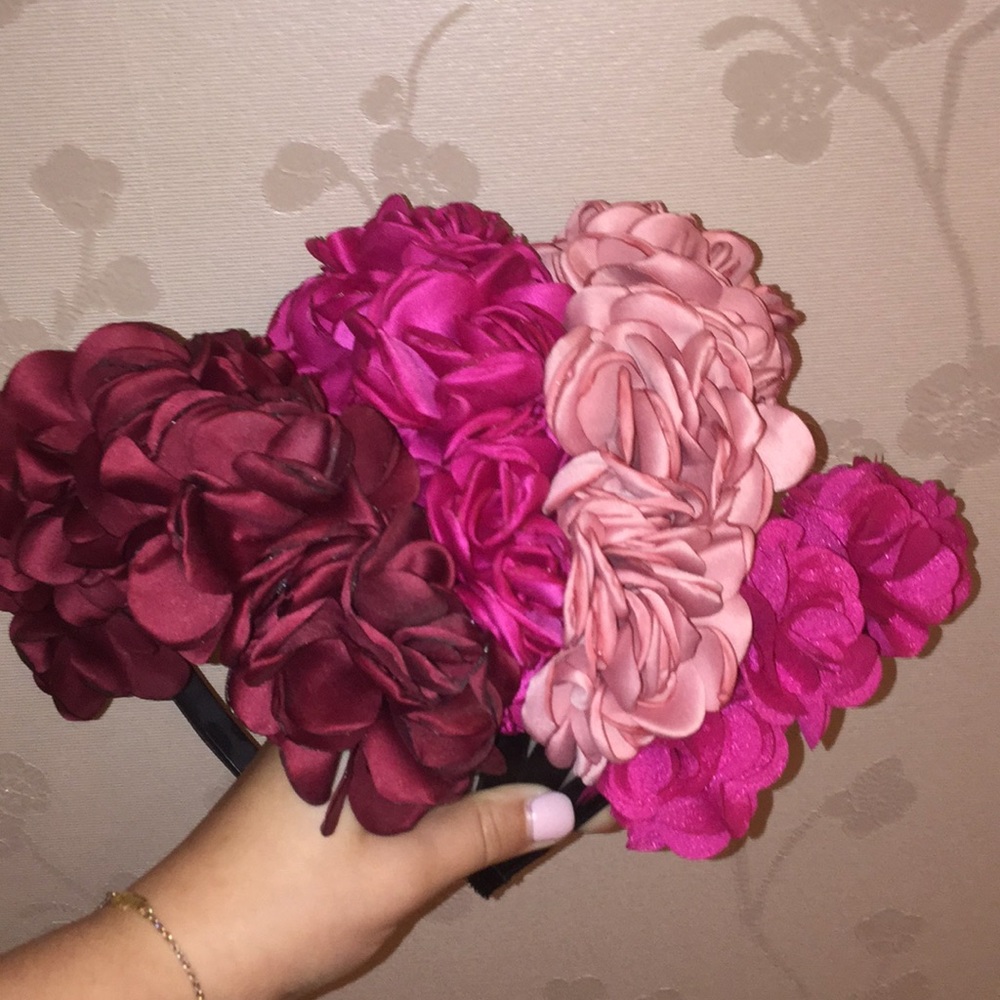 Four flowered Magenta boutique headbands!!